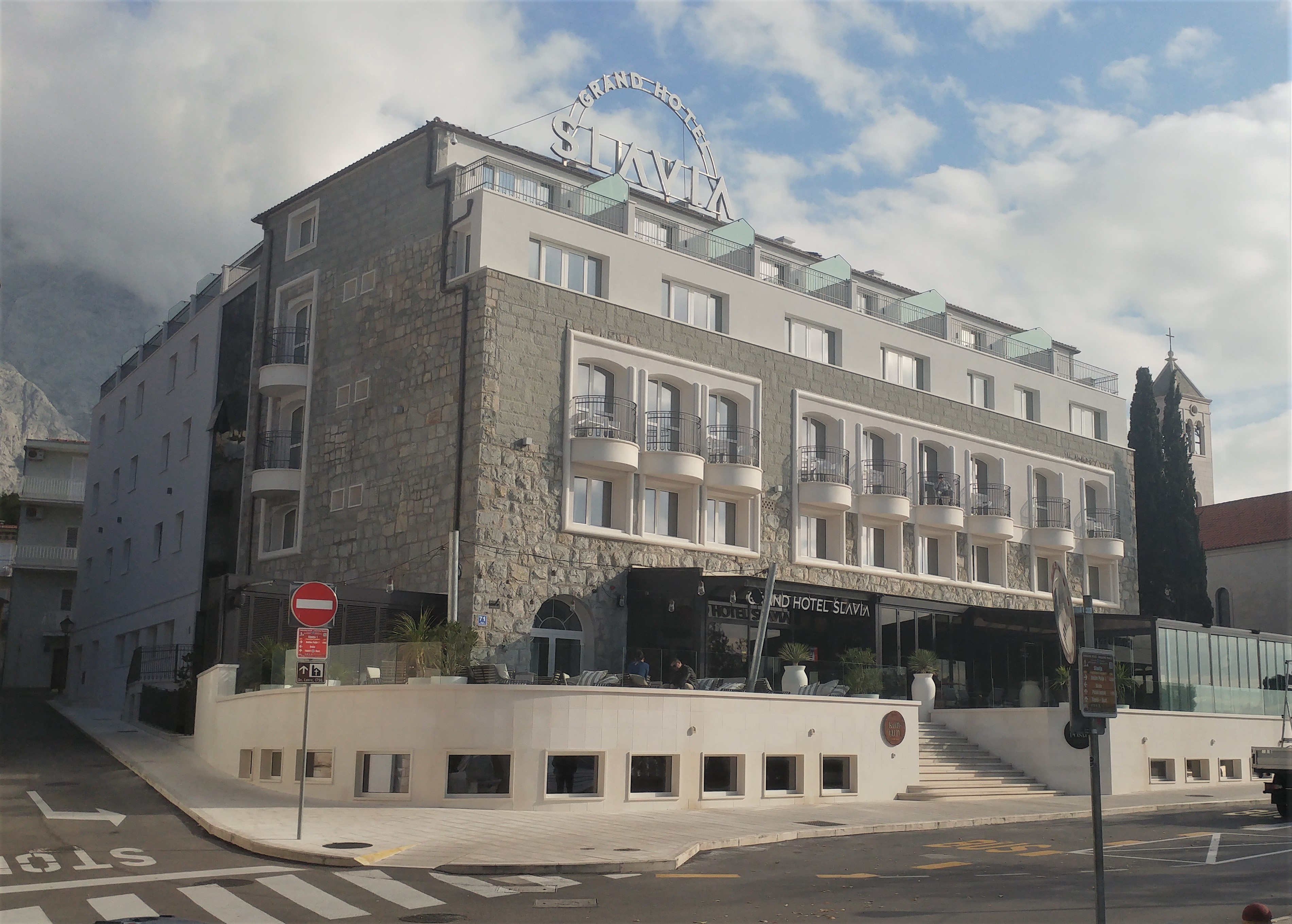Rekonstrukcija i nadogradnja hotela Slavia, Baška Voda